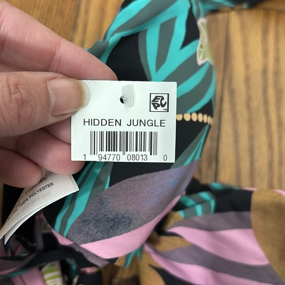 Bar III Bikini Set Keyhole Top Hipster Bottoms size L Hidden Jungle NWT - Picture 10 of 15